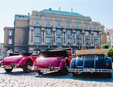 Paseo por Praga en coche histórico